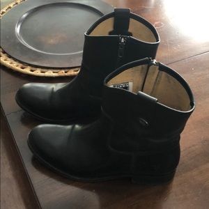 Frye Melissa short black boots